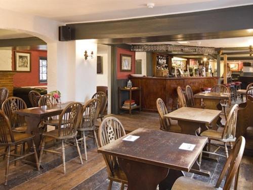 The May Garland Inn Hellingly Exterior foto